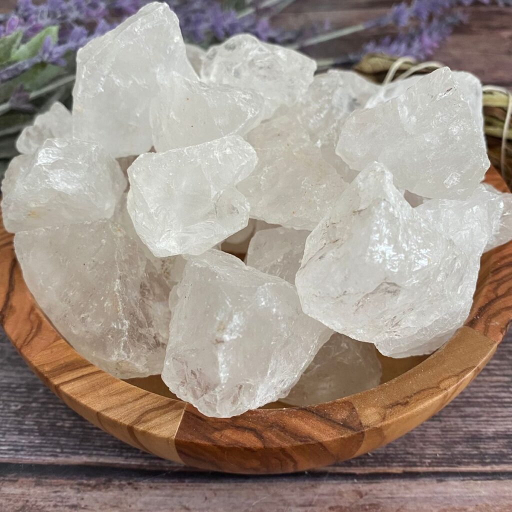 What Are Healing Crystals? A Complete Beginner’s Guide To Crystal Healing In Nigeria 2 Clear quartz crystal